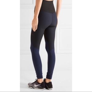 Nike • Zoned Sculp Leggings